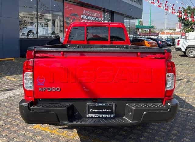 Nissan NP300