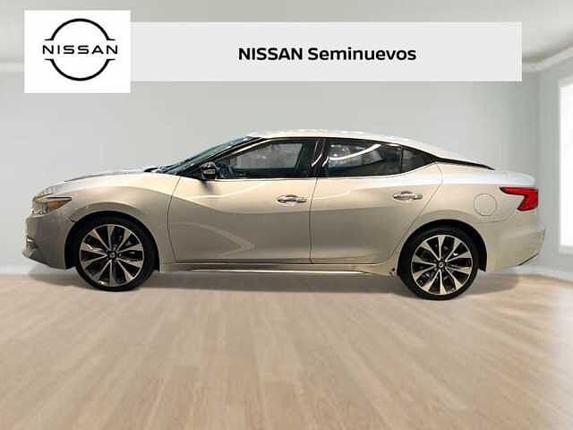 Nissan Maxima