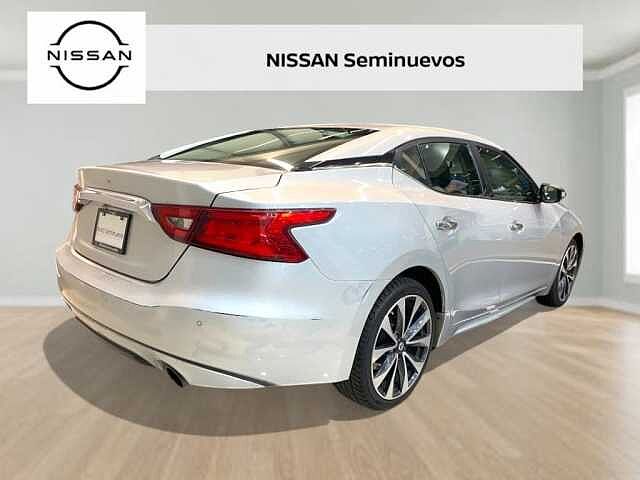 Nissan Maxima