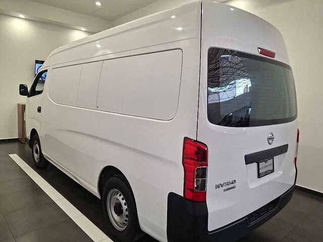 Nissan Urvan