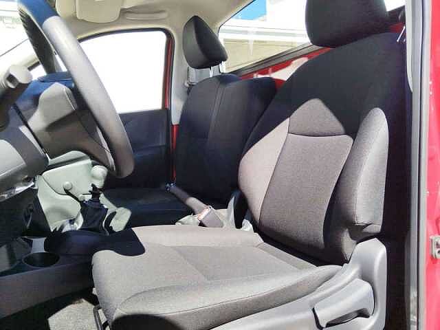 Nissan NP300 Chasis Cabina