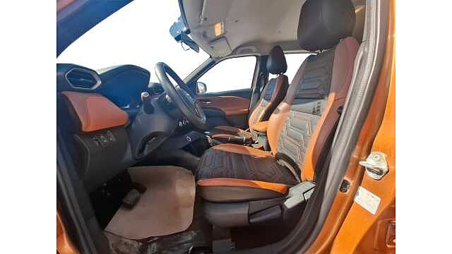 Nissan MAGNITE