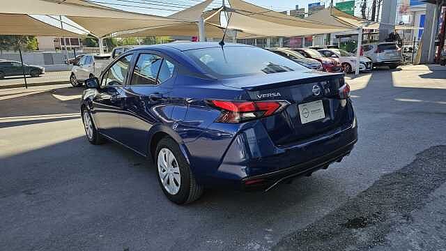 Nissan Versa