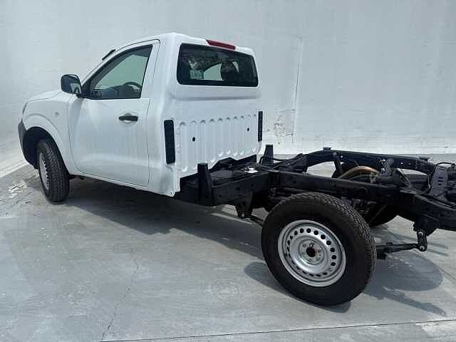 Nissan NP300 Chasis Cabina