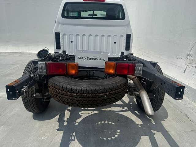 Nissan NP300 Chasis Cabina