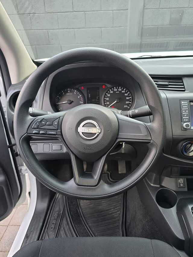 Nissan NP300