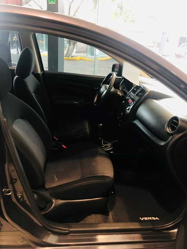 Nissan Versa