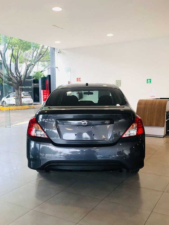 Nissan Versa