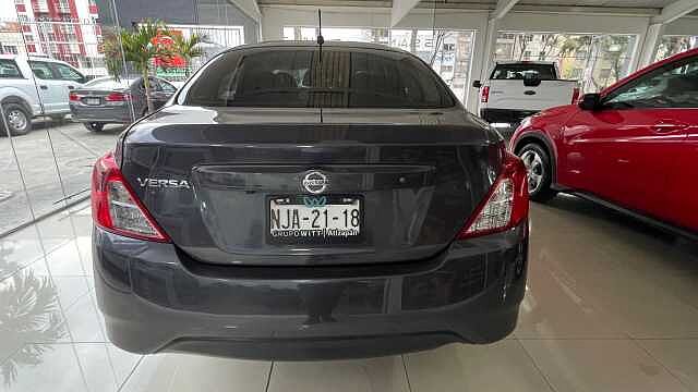 Nissan Versa