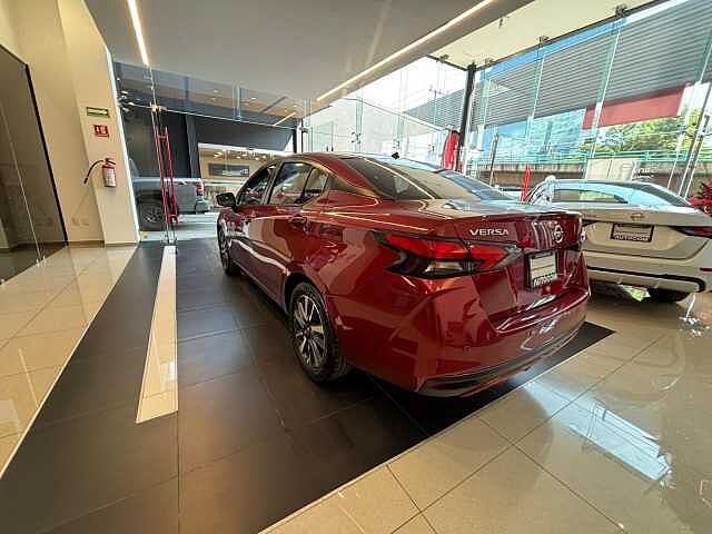 Nissan VERSA